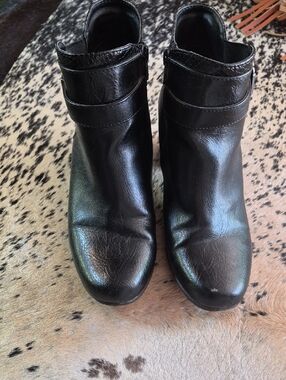 Black Women's Ankle Boots - Classic Leather